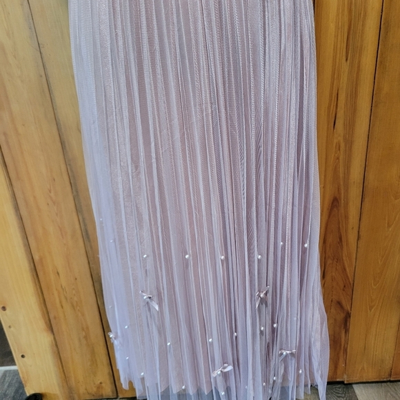 Elegant Pink Pleated Skirt - Picture 5 of 8